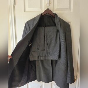 Kenneth Cole Reaction Suit Jacket 40R Pants 32W 32L Gray